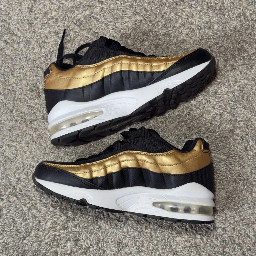 Nike Air Max 95 GS gold/Black Kids Sneakers 905348-032 Size 4Y